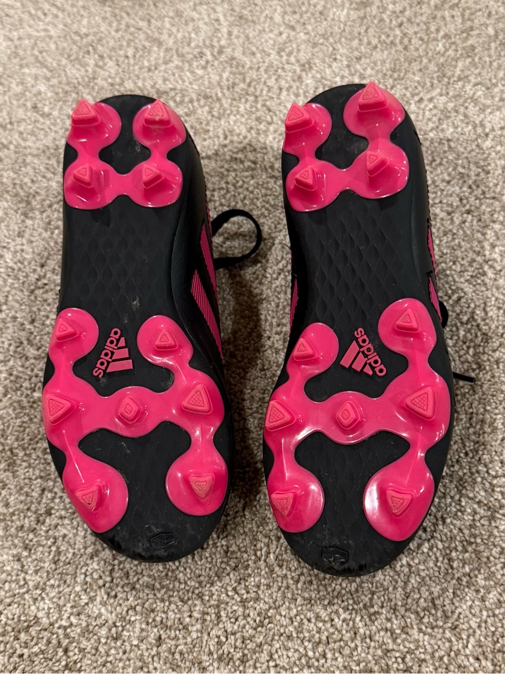Adidas Girls Soccer Cleats - Picture 4 of 6